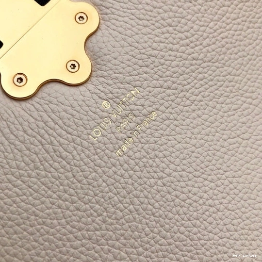 Cheap Clapton Backpack Louis Vuitton 0811